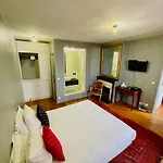 Le Pavillon Hotel Parigi