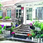 Le Pavillon